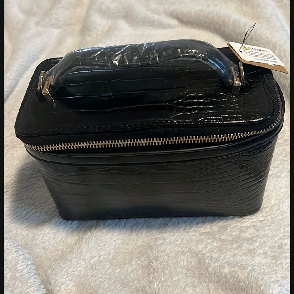 Black Crocodile-Embossed Men's Bag